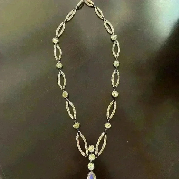 Hand Made Other - Beaded Necklace HAND MADE